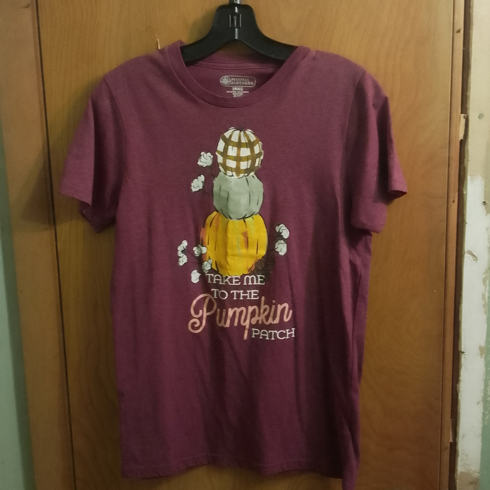 Purple‎ Graphic T-Shirt with Pumpkin Design